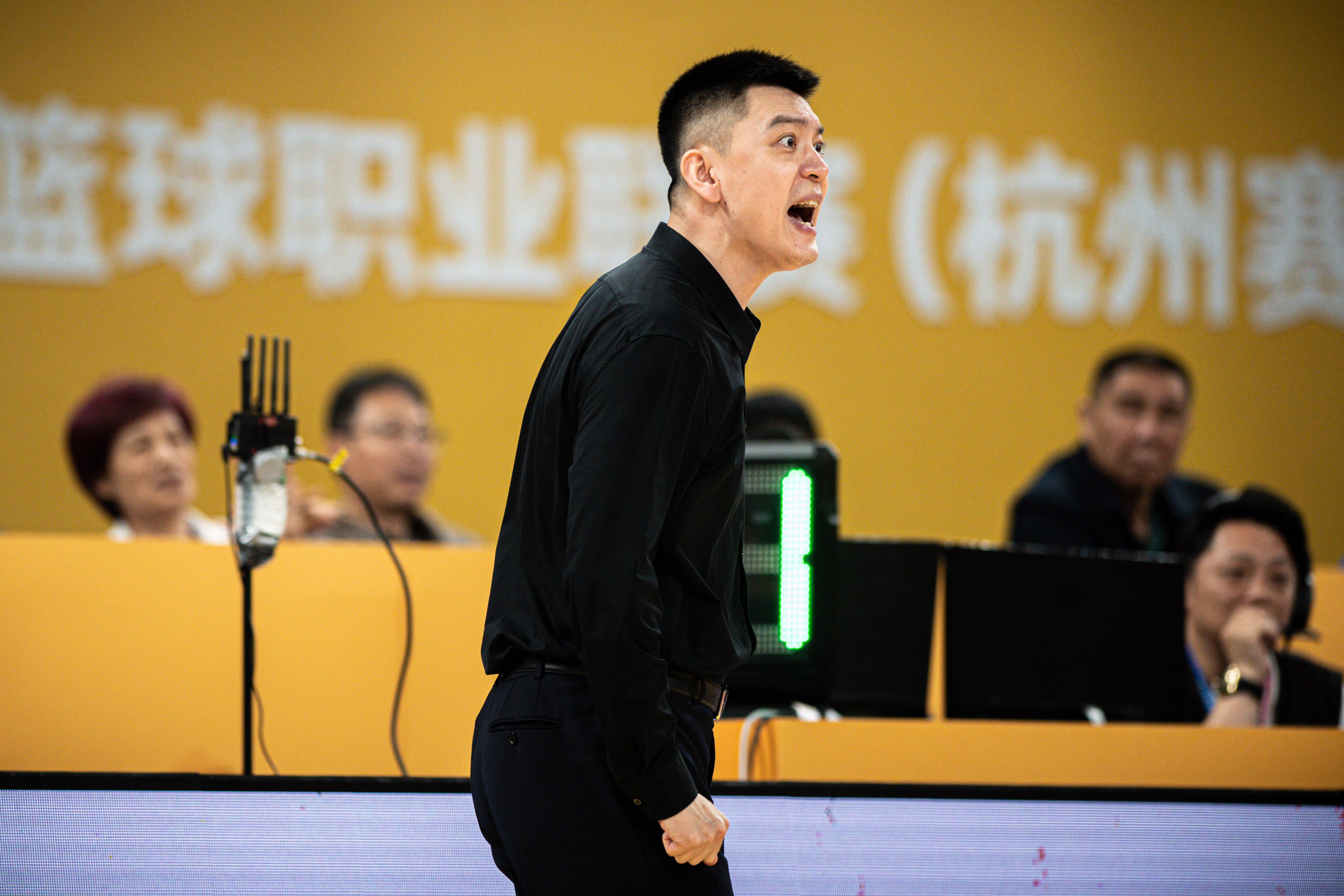 皇冠信用網需要押金吗
_杨鸣：皇冠信用網需要押金吗
你用欧洲裁判就全用欧洲的 3个裁判3个尺度