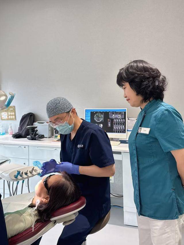 如何申请皇冠信用網_“老有所为”如何申请皇冠信用網！61岁退休护士长在深圳开启创业之路