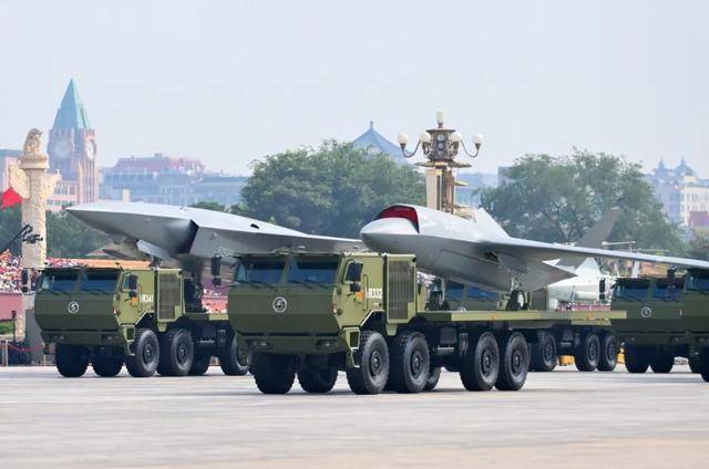 新宿创造vs冲绳_一个座舱的差距：中国无人机已可独立空战新宿创造vs冲绳，美国把无人机改战斗机